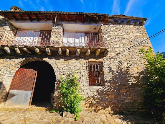 Foto 2 de Casa en venda a Sabiñánigo de 6 habitacions amb jardí