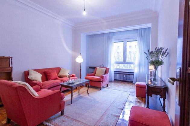 Foto 1 de Alquiler de piso en Amara - Berri de 3 habitaciones con muebles y calefacción