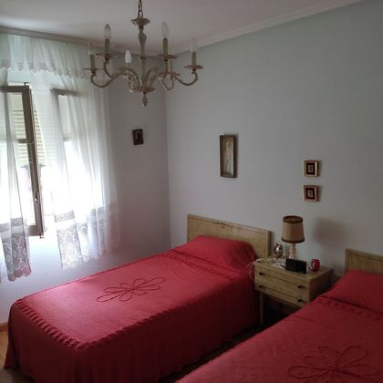 Foto 1 de Piso en venta en Sabiñánigo de 2 habitaciones con calefacción