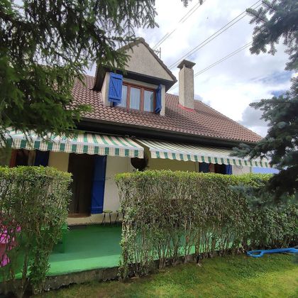 Foto 1 de Chalet en venta en Sabiñánigo de 4 habitaciones con terraza y piscina