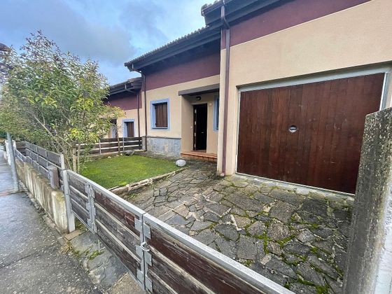 Foto 1 de Casa en venta en Sabiñánigo de 5 habitaciones con terraza y piscina