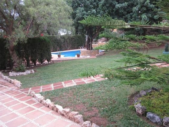 Foto 2 de Venta de casa en Pinares de San Antón de 5 habitaciones con terraza y piscina
