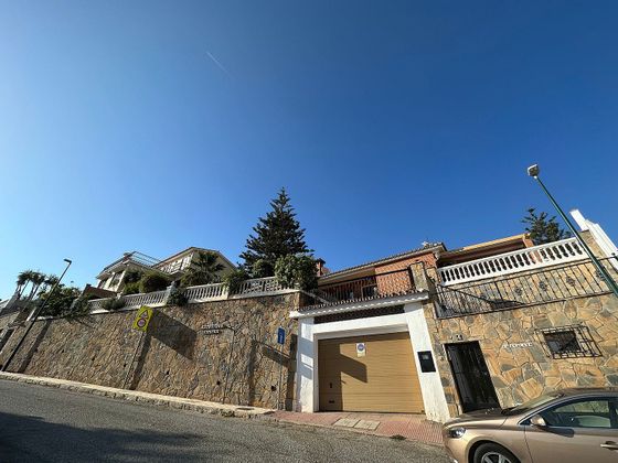Foto 2 de Xalet en venda a El Candado - El Palo de 6 habitacions amb terrassa i piscina