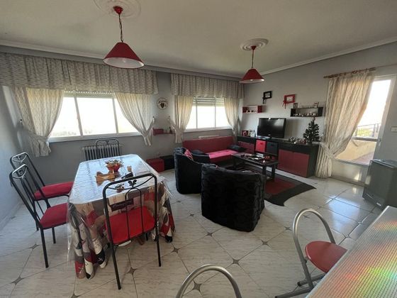 Foto 2 de Pis en venda a Cabrerizos de 4 habitacions amb terrassa i piscina