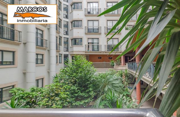 Foto 2 de Pis en venda a avenida Da Hispanidade de 4 habitacions amb garatge i balcó