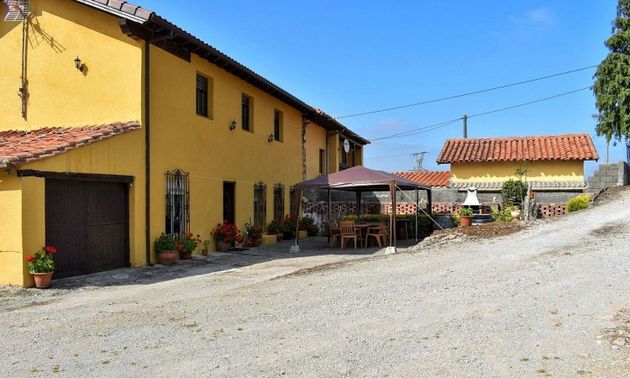 Foto 1 de Casa en venda a Santillana del Mar de 3 habitacions amb garatge i jardí