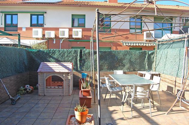 Foto 1 de Casa en venta en Santa Isabel - Movera de 4 habitaciones con terraza y piscina