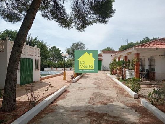 Foto 1 de Casa rural en venda a Hermanos Falcó - Sepulcro Bolera de 4 habitacions amb terrassa i piscina