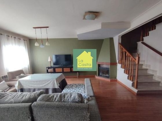 Foto 2 de Casa en venda a Santa Cruz - Industria - Polígono Campollano de 4 habitacions amb garatge i balcó