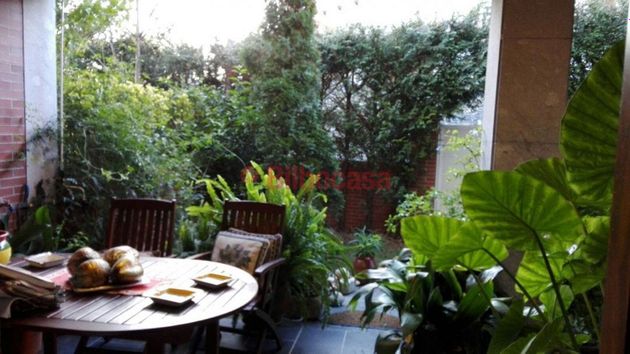 Foto 2 de Casa adossada en venda a Ortuella de 4 habitacions amb terrassa i piscina