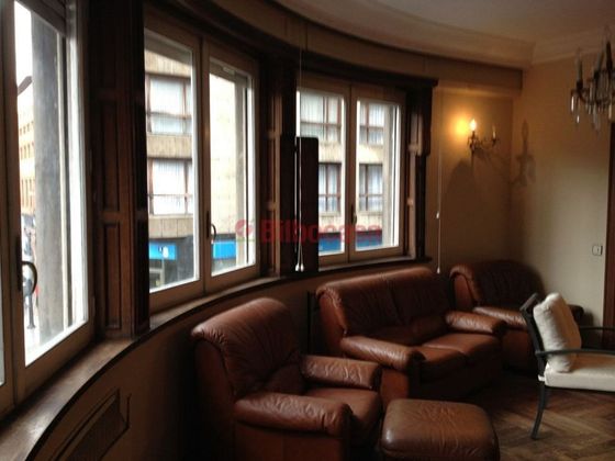 Foto 2 de Pis en venda a Barrio de Abando de 5 habitacions amb balcó i calefacció
