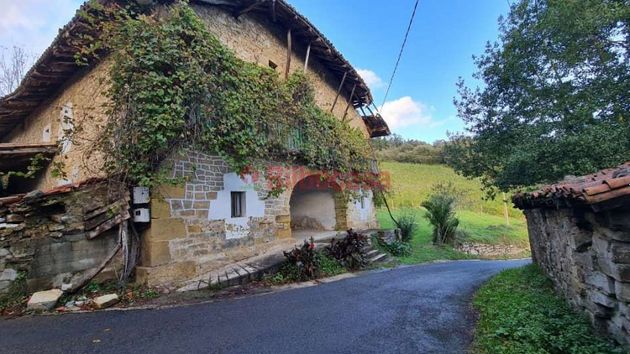 Foto 1 de Casa rural en venta en Larrabetzu de 6 habitaciones con jardín