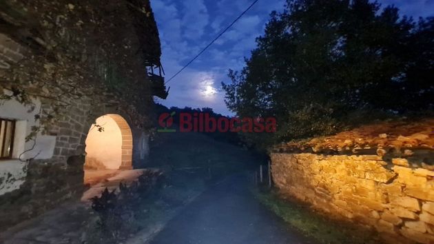 Foto 2 de Casa rural en venta en Larrabetzu de 6 habitaciones con jardín