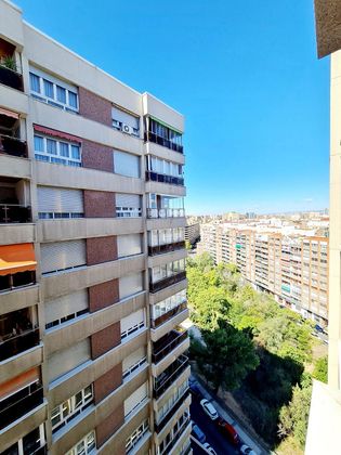 Foto 2 de Pis en venda a calle De Alfonso X El Sabio de 4 habitacions amb terrassa i garatge