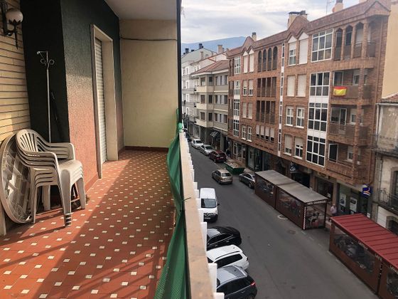 Foto 1 de Pis en venda a Béjar de 4 habitacions amb balcó i calefacció