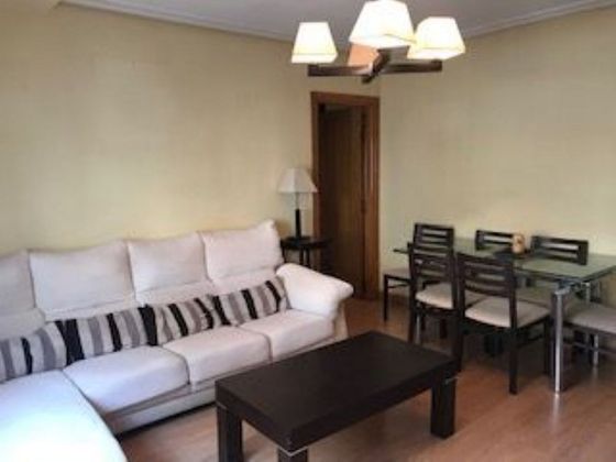 Foto 2 de Piso en venta en Béjar de 2 habitaciones con balcón y calefacción