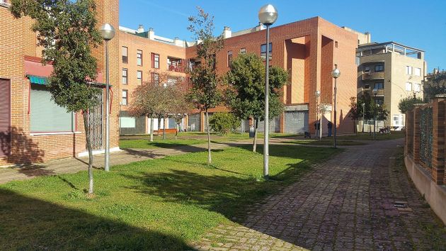 Foto 1 de Alquiler de local en avenida De Eulza Barañáin de 388 m²