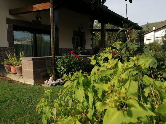 Foto 2 de Chalet en venta en Ultzama de 5 habitaciones con terraza y jardín