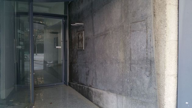 Foto 2 de Venta de local en calle De Irunlarrea de 148 m²