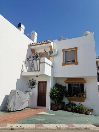 Foto 1 de Casa en venta en calle Ávila de 3 habitaciones con balcón y aire acondicionado