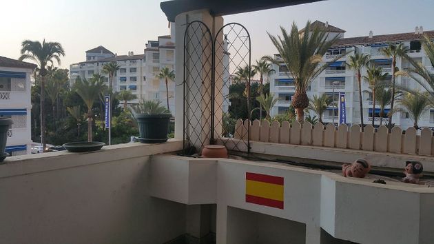 Foto 2 de Pis en venda a avenida Playas del Duque de 2 habitacions amb terrassa i piscina