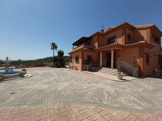 Foto 2 de Xalet en venda a calle Diseminado Guadalobon de 6 habitacions amb terrassa i piscina