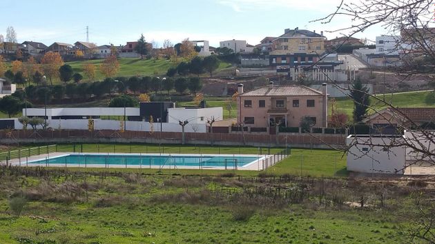 Foto 2 de Casa en alquiler en Villamayor de 4 habitaciones con terraza y piscina