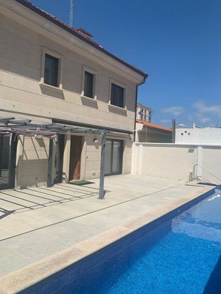 Foto 1 de Chalet en venta en Os Mallos - San Cristóbal de 5 habitaciones con piscina y jardín