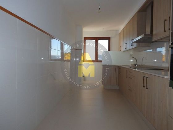 Foto 1 de Dúplex en venta en Piñeiros- Freixeiro de 4 habitaciones con garaje y ascensor