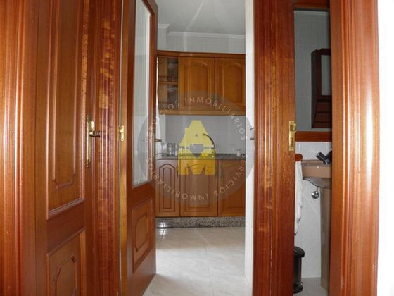 Foto 1 de Pis en lloguer a Centro - Ferrol de 2 habitacions amb terrassa i mobles