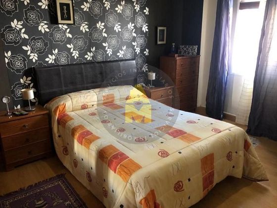 Foto 1 de Piso en venta en Praza de España de 3 habitaciones con calefacción
