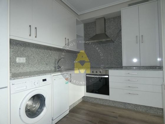 Foto 1 de Ático en venta en Praza de España de 3 habitaciones con terraza y calefacción