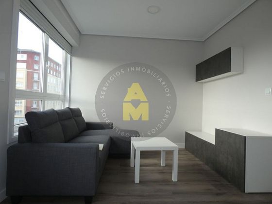 Foto 2 de Ático en venta en Praza de España de 3 habitaciones con terraza y calefacción