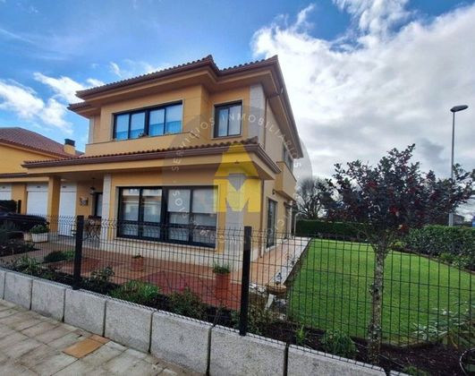 Foto 1 de Casa adossada en venda a A Malata - Catabois - Ciudad Jardín de 5 habitacions amb terrassa i garatge