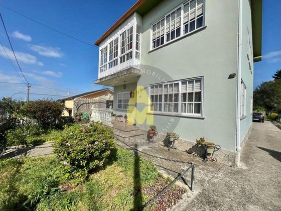 Foto 1 de Casa en venda a Fene de 6 habitacions amb garatge i balcó