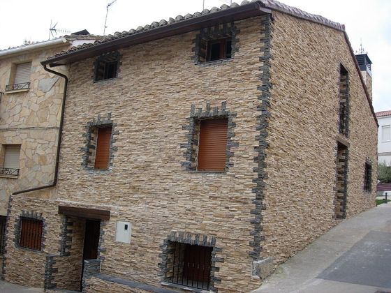 Foto 2 de Casa adosada en venta en Torrecilla en Cameros de 3 habitaciones con terraza y calefacción