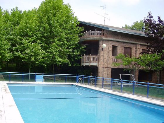 Foto 2 de Xalet en venda a Nalda de 8 habitacions amb terrassa i piscina