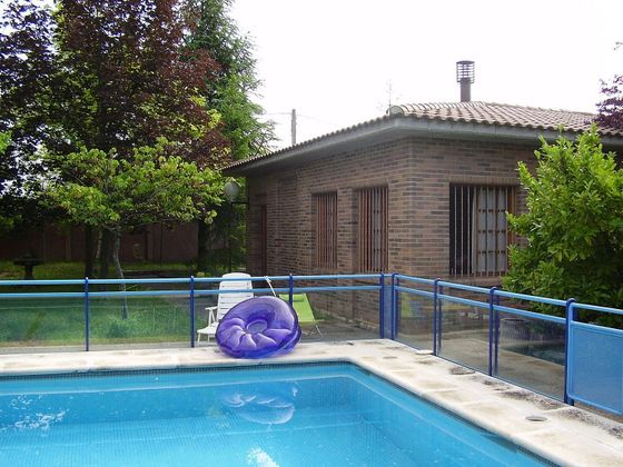 Foto 1 de Xalet en venda a Nalda de 8 habitacions amb terrassa i piscina