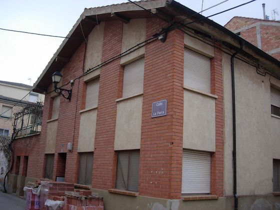 Foto 1 de Casa adossada en venda a calle La Parra de 5 habitacions amb terrassa i garatge