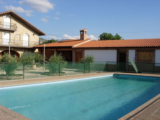 Foto 1 de Xalet en venda a Albelda de Iregua de 5 habitacions amb terrassa i piscina