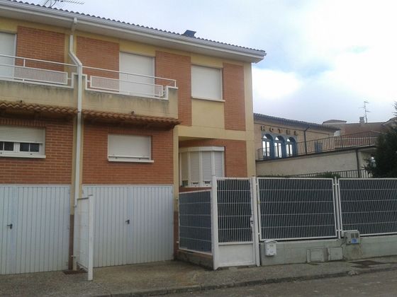 Foto 1 de Casa adossada en venda a Alesanco de 3 habitacions amb terrassa i garatge