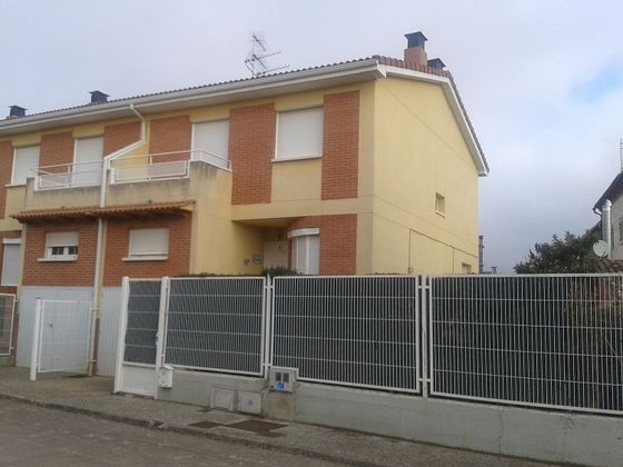 Foto 2 de Casa adossada en venda a Alesanco de 3 habitacions amb terrassa i garatge