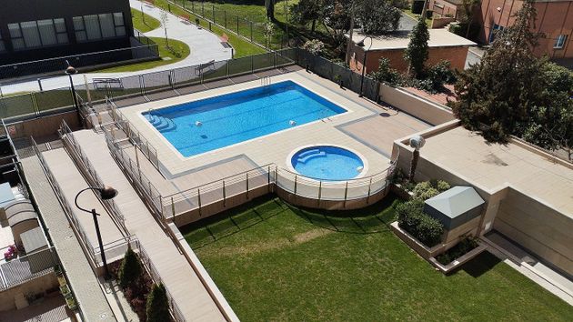 Foto 2 de Estudi en venda a calle Poeta Prudencio amb terrassa i piscina