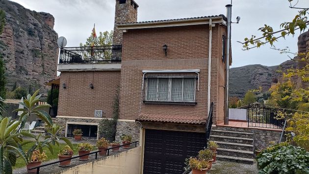 Foto 1 de Venta de chalet en calle Valdegarea de 4 habitaciones con terraza y piscina