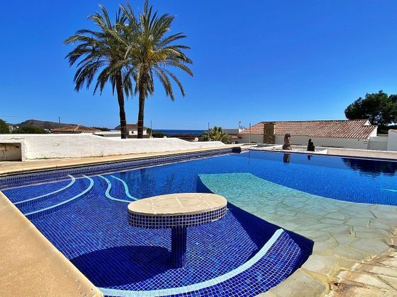Foto 1 de Venta de chalet en Pinar del Advocat - Cometa de 5 habitaciones con terraza y piscina