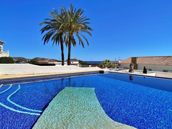 Foto 2 de Venta de chalet en Pinar del Advocat - Cometa de 5 habitaciones con terraza y piscina