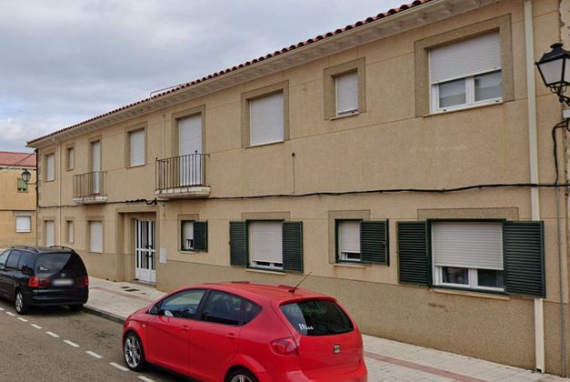 Foto 1 de Pis en venda a Valverde de la Virgen de 3 habitacions amb balcó i calefacció
