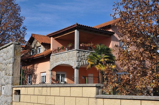 Foto 1 de Xalet en venda a Sariegos de 4 habitacions amb terrassa i garatge