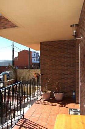 Foto 2 de Casa en venda a Trobajo del Camino de 3 habitacions amb terrassa i garatge