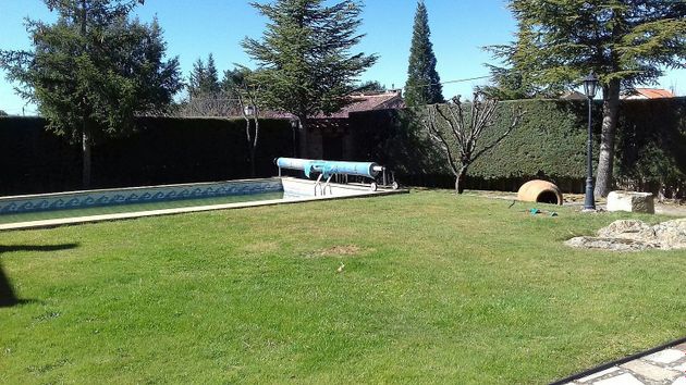 Foto 2 de Xalet en venda a Navas de Riofrío de 5 habitacions amb terrassa i piscina